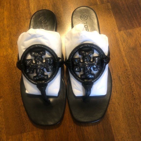 NIB $298 TORY BURCH Miller Jeweled Medallion Thong Sandals in size 6.5! - Picture 6 of 13